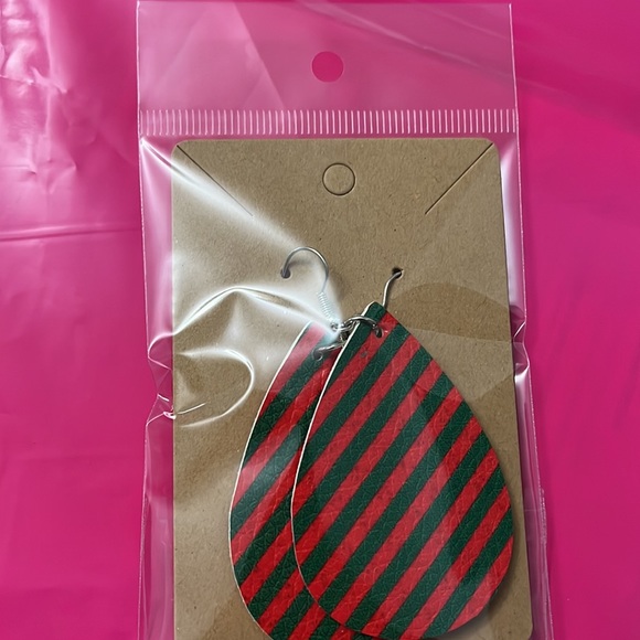 Christmas earrings red green strips NEW - Picture 8 of 9